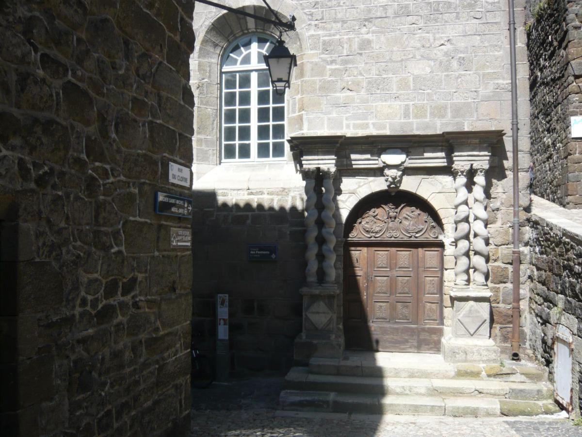 Le Petit St Clair Apartment Le Puy-en-Velay Bagian luar foto