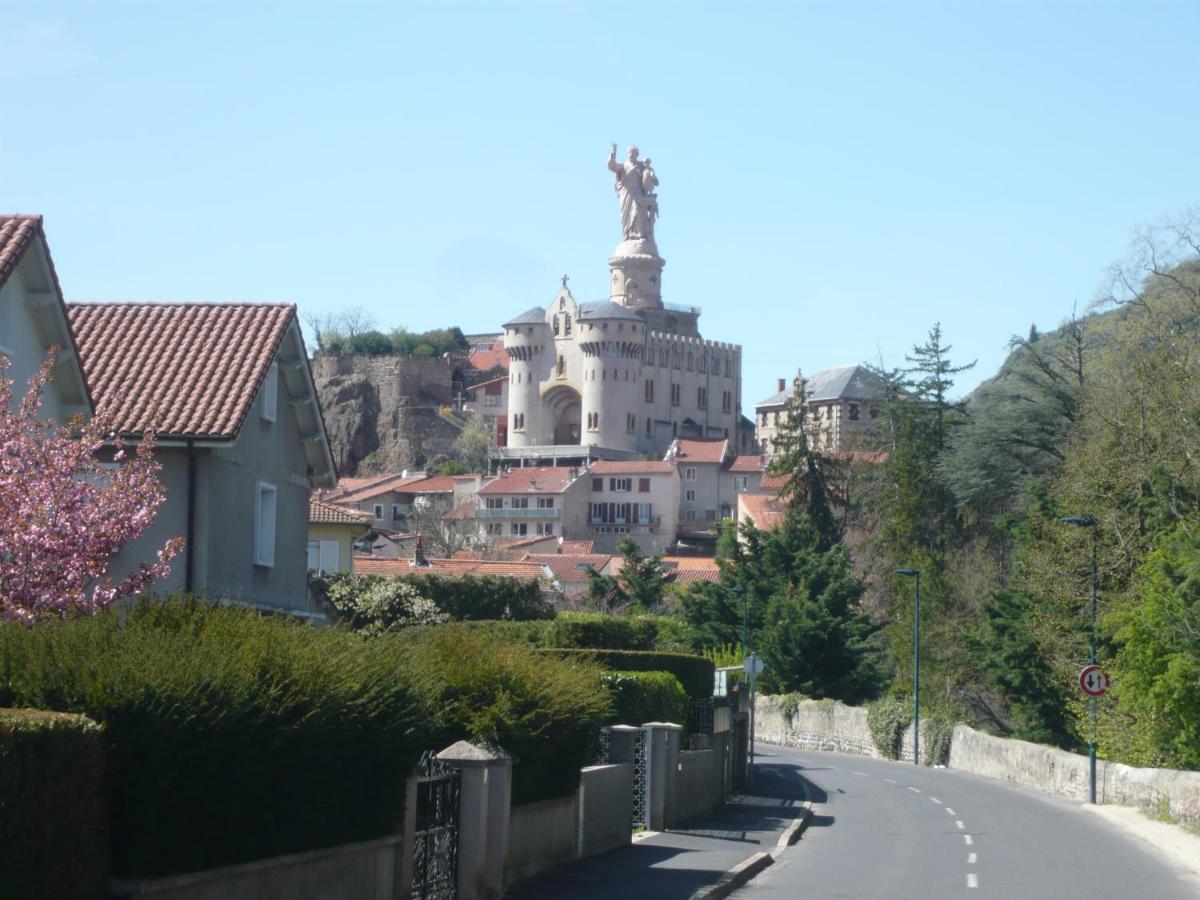 Le Petit St Clair Apartment Le Puy-en-Velay Bagian luar foto
