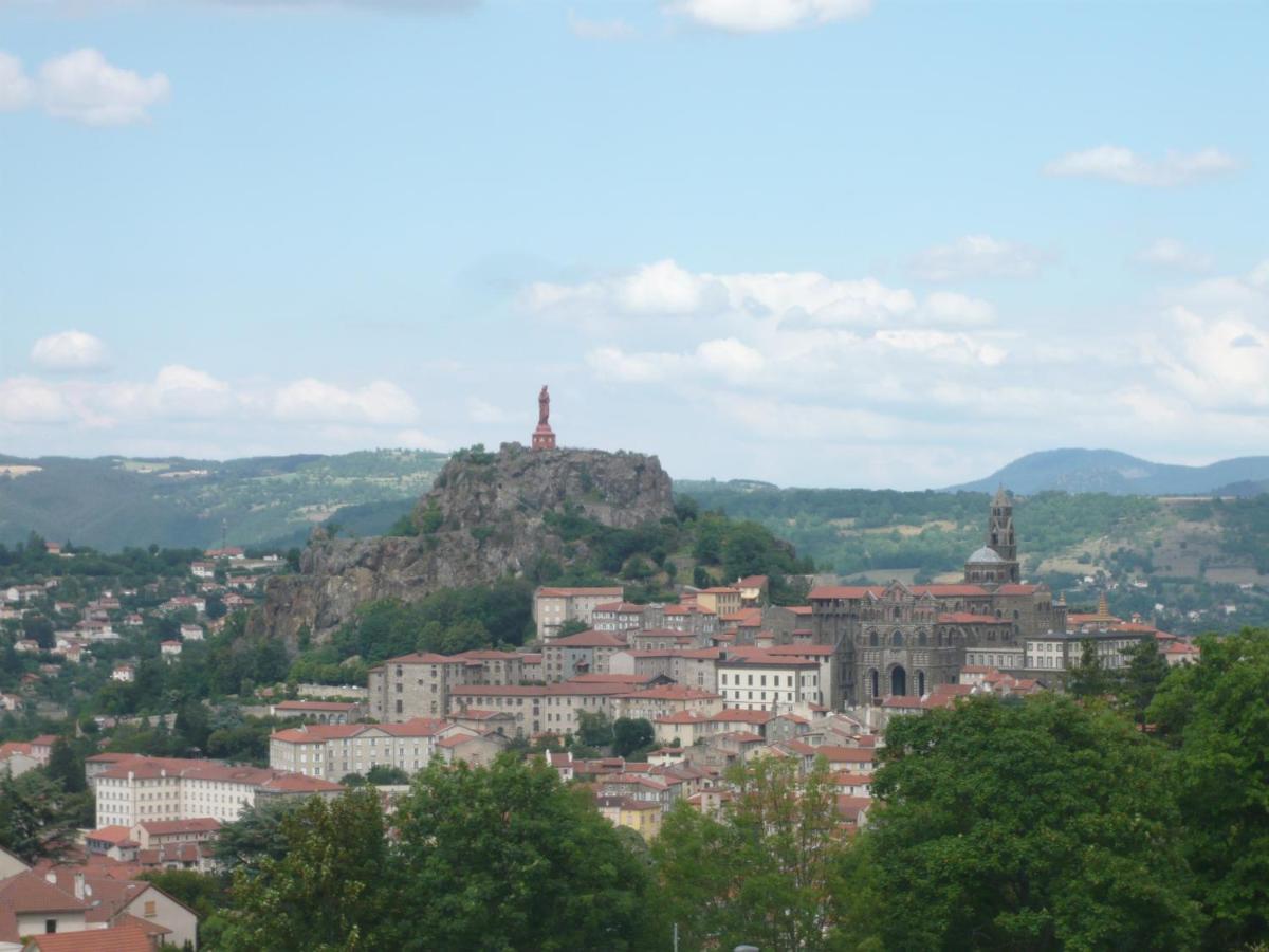 Le Petit St Clair Apartment Le Puy-en-Velay Bagian luar foto