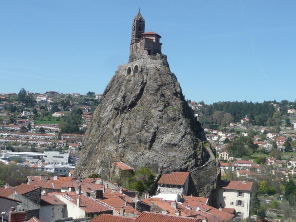Le Petit St Clair Apartment Le Puy-en-Velay Bagian luar foto