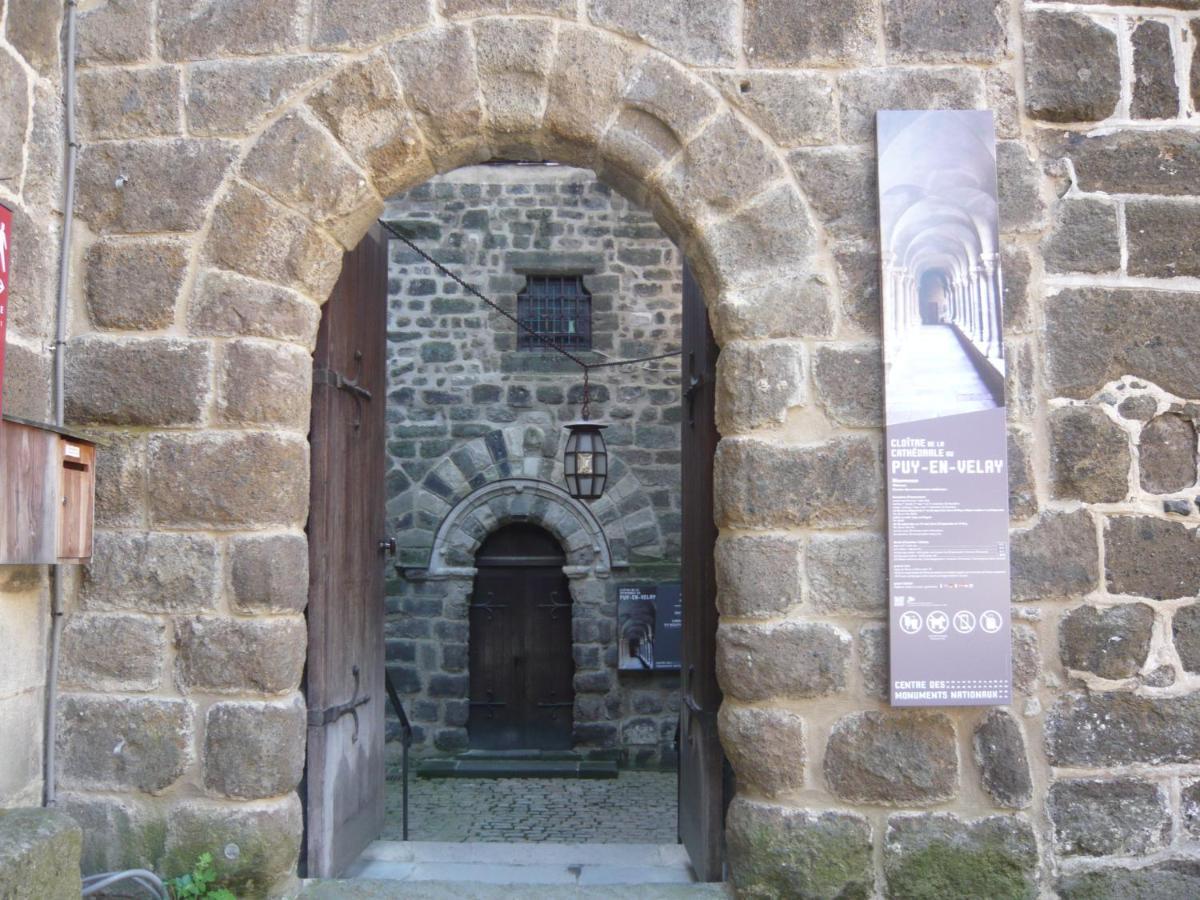 Le Petit St Clair Apartment Le Puy-en-Velay Bagian luar foto